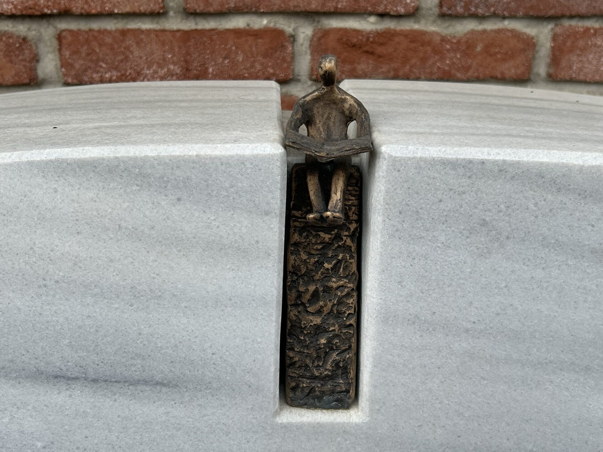 Bronzerelief Nahaufnahme